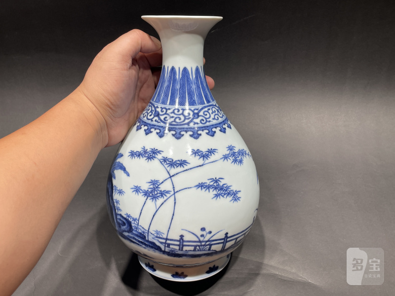 清乾隆 青花竹石芭蕉图玉壶春瓶 - 图3